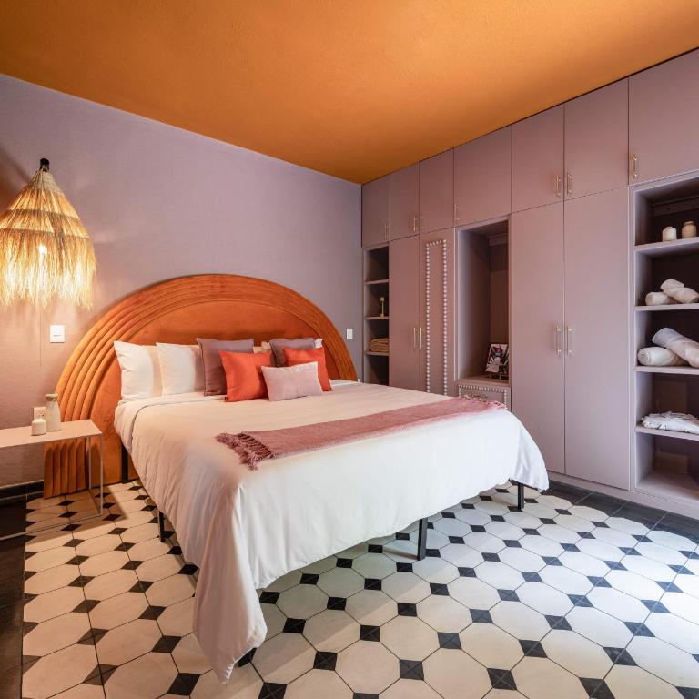 Elysian Deco suites - A Kaleidoscope of Color - Suite Deluxe - 6