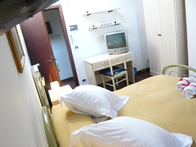 Villa Gabriella B&B - Apartments - Camera Budget Matrimoniale/Doppia con Letti Singoli - 8