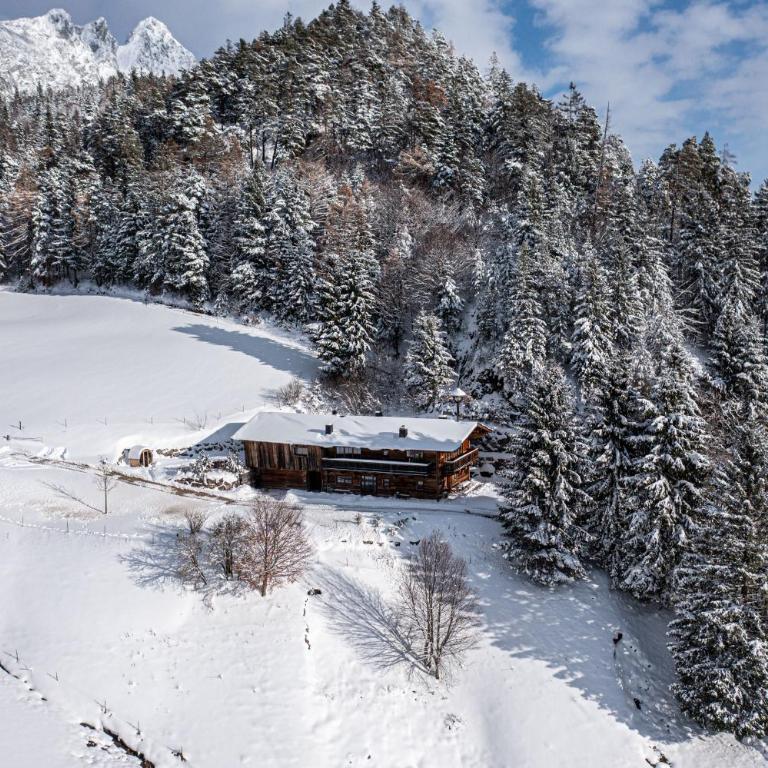 ChaletWK - Luxury old wood mountain chalet in a sunny secluded location with gym, sauna & whirlpool - Villa Deluxe - 51