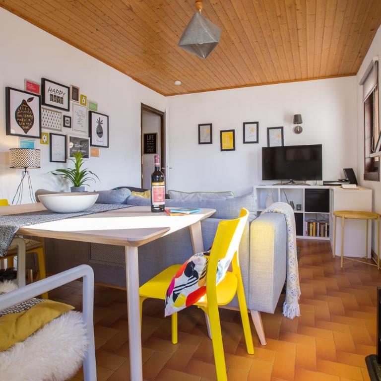 Mountainside Apartment with views over Morzine - Two-Bedroom Apartment - 4