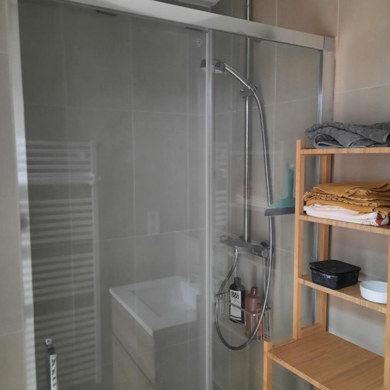 Loft 4-5 personnes à Montmartre - parking privé sur réservation - Loft - 5