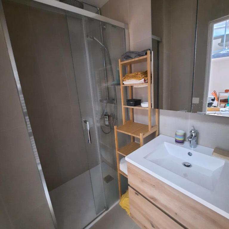 Loft 4-5 personnes à Montmartre - parking privé sur réservation - Loft - 10
