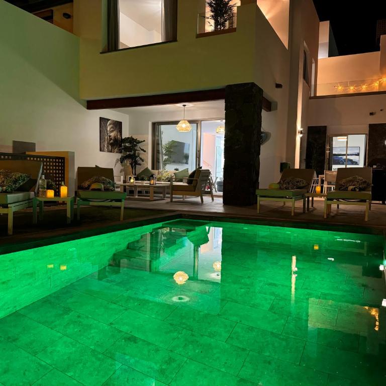 Welcome to Villa Bali a luxurious modern getaway - Villa - 7
