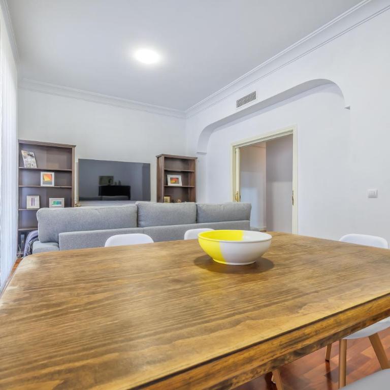 Apto Gran Capitán Center II - Parking Incluido - Three-Bedroom Apartment - 13