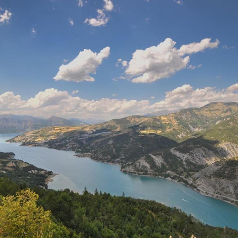 La terrasse au bord du Lac, vue panoramique lac et montagnes , 2 ch, linge et ménage inclus - Appartement - 34