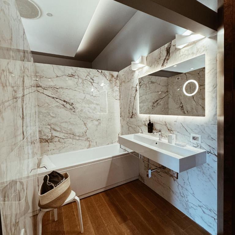 Residenza Imperiale - Trevi Suites - Camera King Deluxe - 1