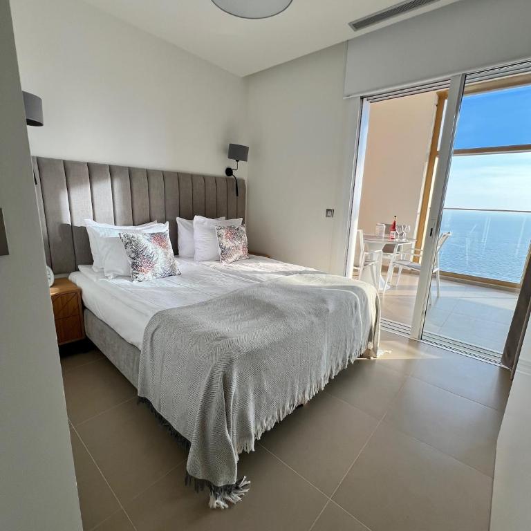 Intempo Residence by Leo Apartments - Two-Bedroom Apartment - 18