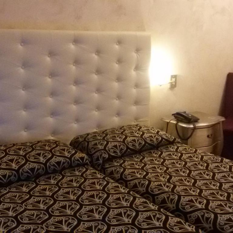 Hotel Continental - Double or Twin Room - 2