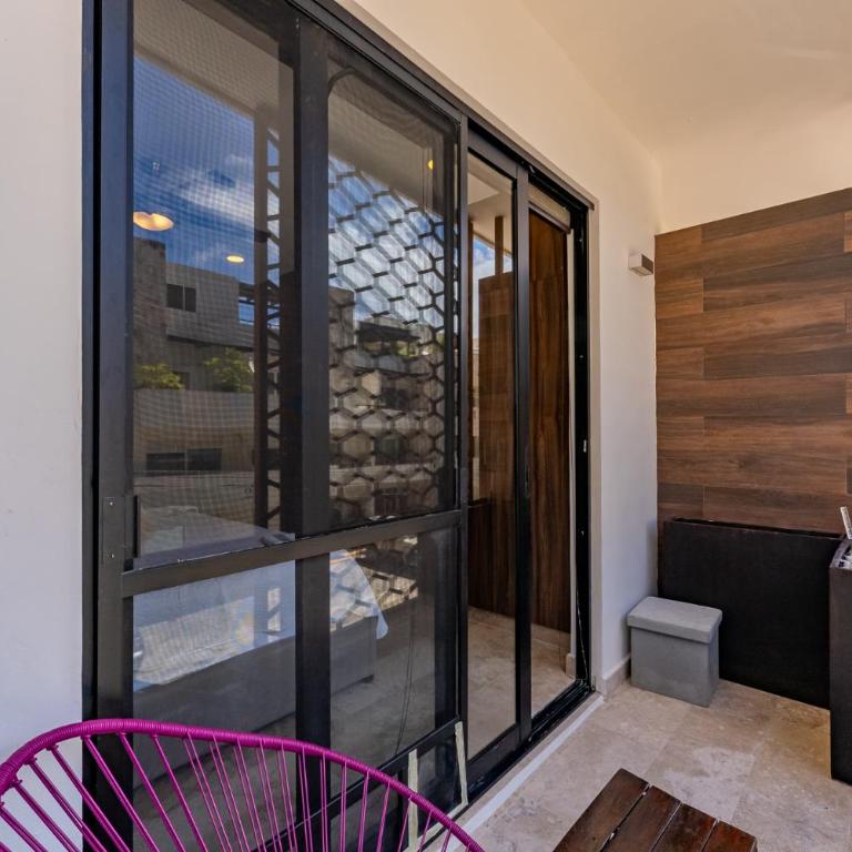 Bahay Condos steps from the beach and 5th ave - Loft - 6
