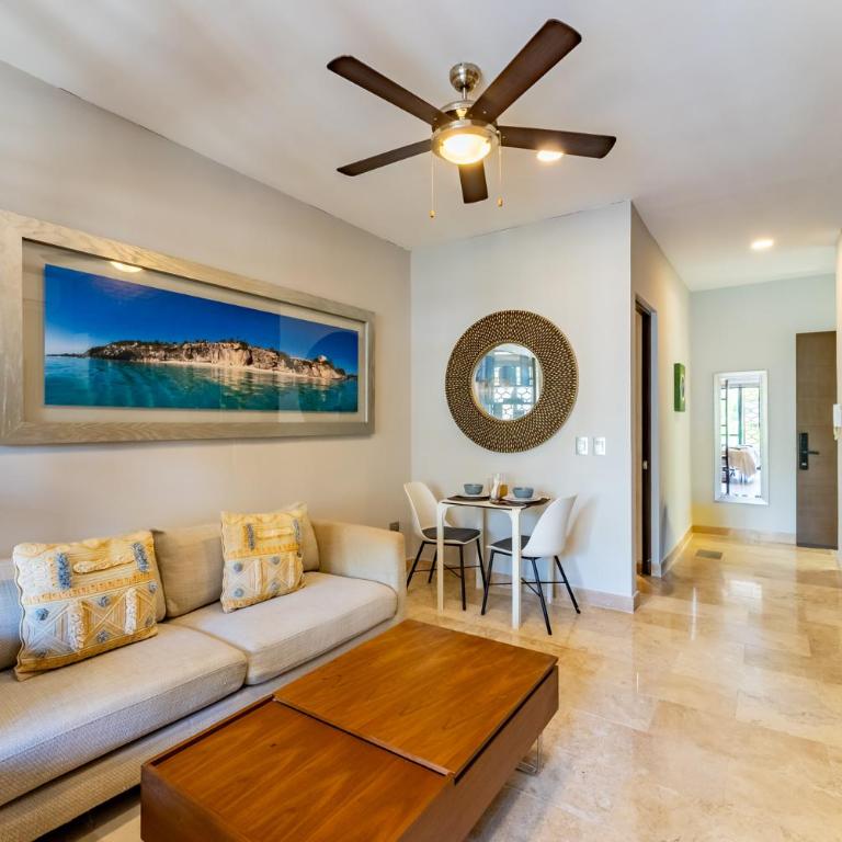 Bahay Condos steps from the beach and 5th ave - Loft - 16