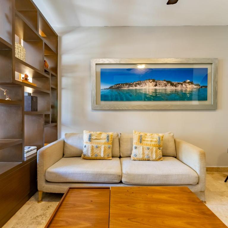 Bahay Condos steps from the beach and 5th ave - Loft - 17