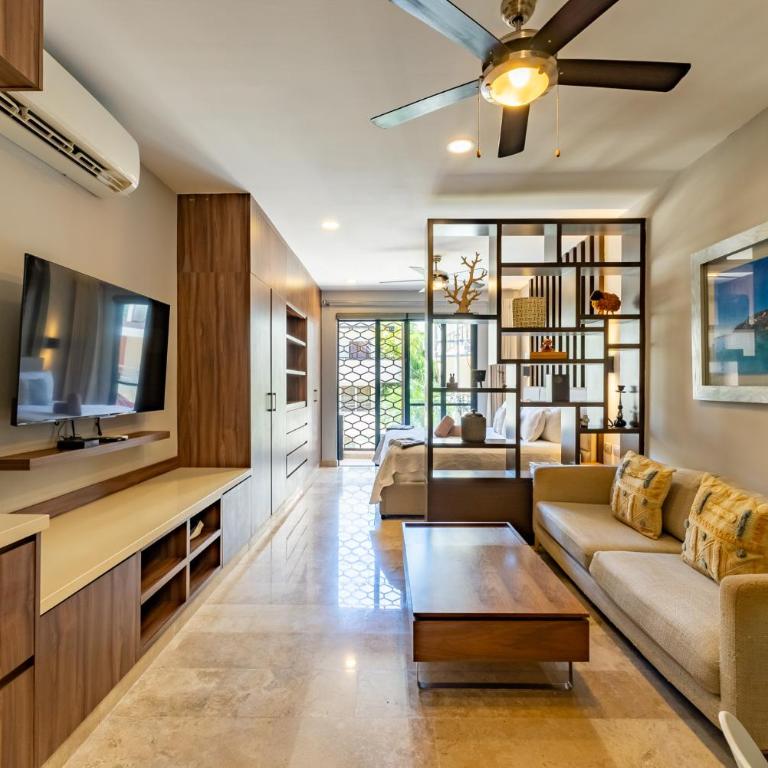 Bahay Condos steps from the beach and 5th ave - Loft - 19