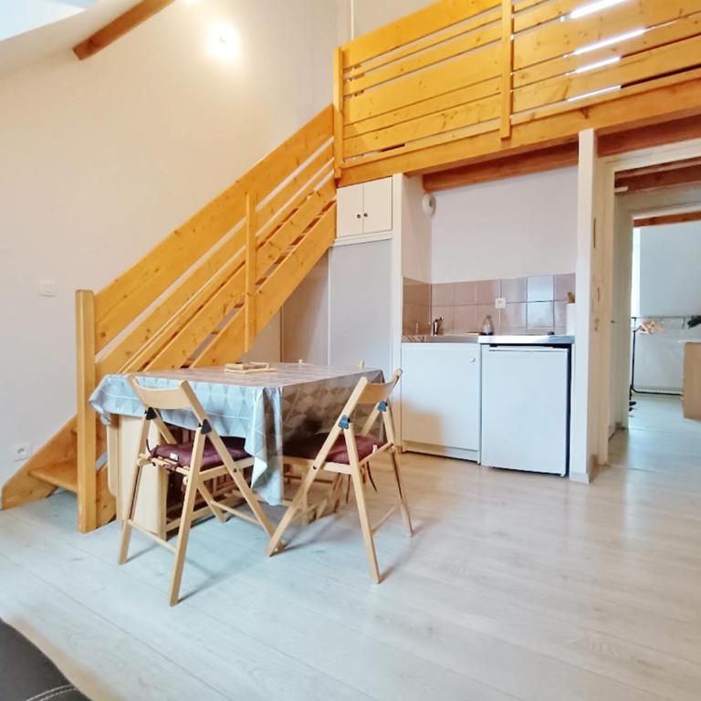 Le Therminus, T2Bis mezzanine, 4personnes, cœur de Luchon - Apartamento de 2 dormitorios - 5