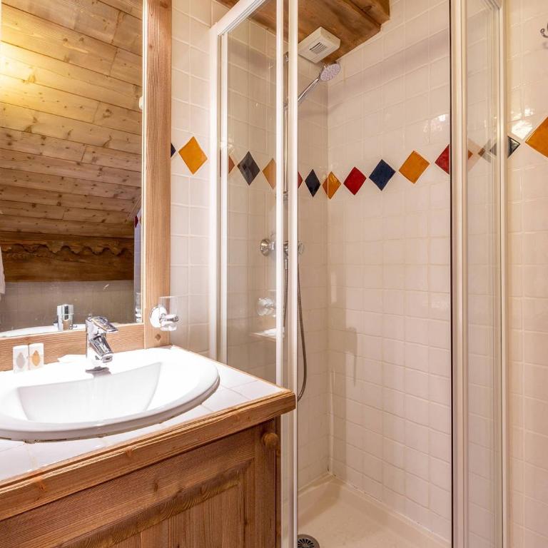 Appartement rénové avec terrasse, piscine, spa et parking - Saint Martin de Belleville - Appartement 3 Chambres - 13