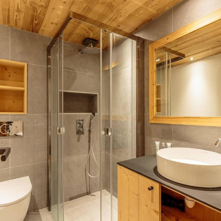 Chalet rénové avec spa, piscine et parking, pied des pistes - Appartement 3 Chambres - 6