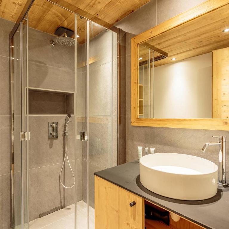 Chalet rénové avec spa, piscine et parking, pied des pistes - Appartement 3 Chambres - 9