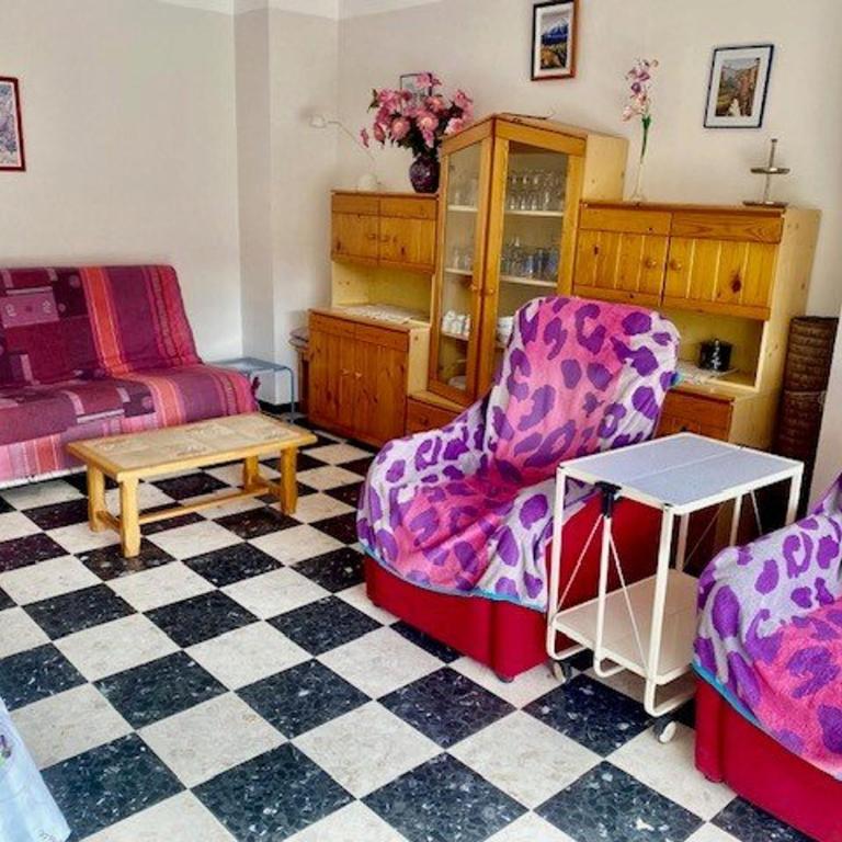 Charmant F2 avec Garage, Terrasse et Véranda, à 500m du Centre et 600m des Cures à Amélie-les-Bains - Appartement 1 Chambre - 4