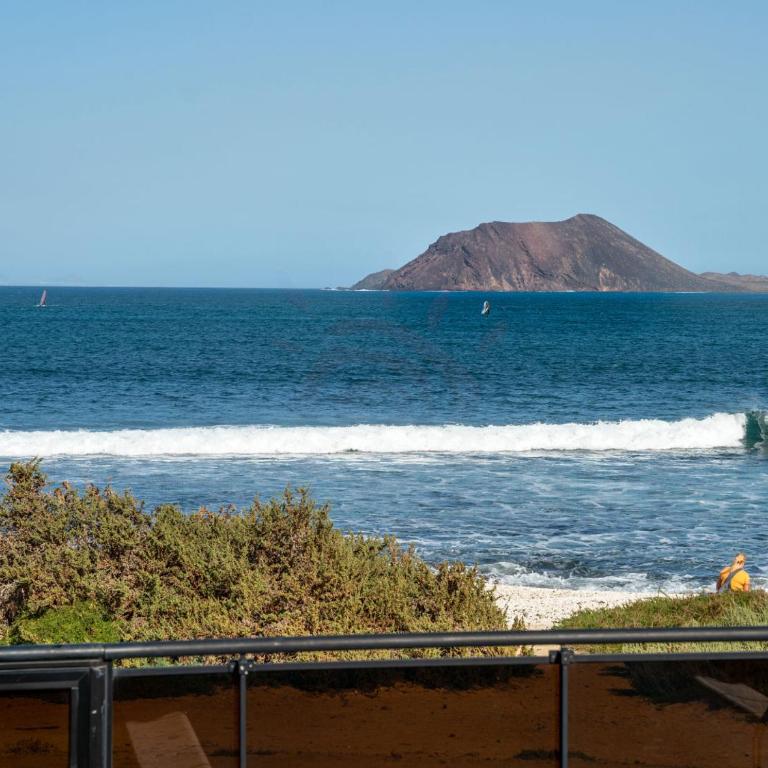Villa Oasis Beachfront Corralejo By Holidays Home - Three-Bedroom Villa - 20