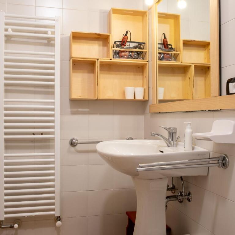 Cesa Leo - Appartamento con 3 Camere da Letto - 46