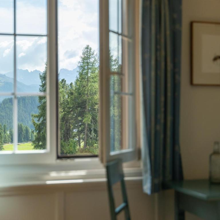 Hotel Chesa Spuondas - Budget Zweibettzimmer mit Gemeinschaftsbad - 3