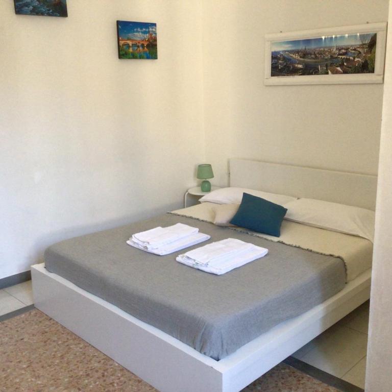 A due passi da Giulietta-Casa Montecchi - Double Room with Private Bathroom - 1