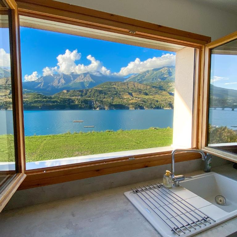 La terrasse au bord du Lac, vue panoramique lac et montagnes , 2 ch, linge et ménage inclus - Appartement - 20