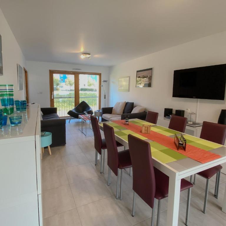 La terrasse au bord du Lac, vue panoramique lac et montagnes , 2 ch, linge et ménage inclus - Appartement - 11
