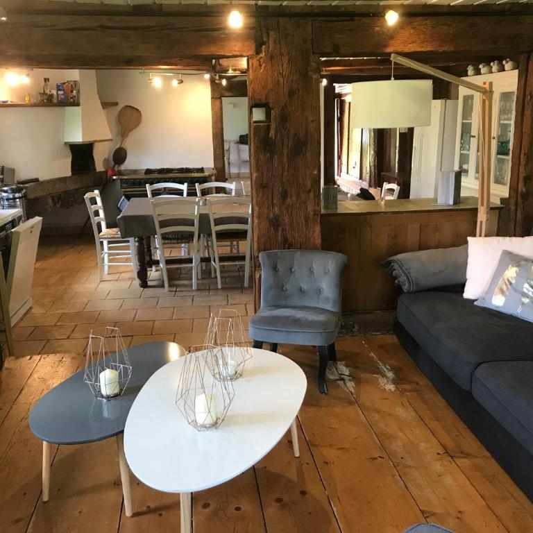 Ferme de Chenezeau - 15 personnes , 7 chambres - Maison 7 Chambres - 2