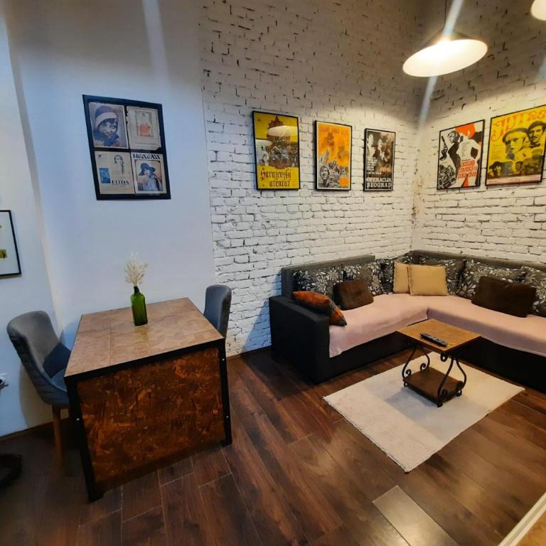 Authentic Belgrade Centre Apartment #5, Four bedrooms, One Full Bathroom, One Toilet - Apartment - Split Level - 1