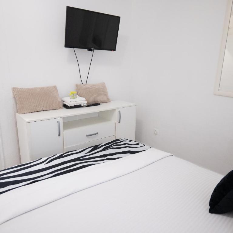 Grandeur Home Apartment Mostar - free parking - One-Bedroom Apartment - 10