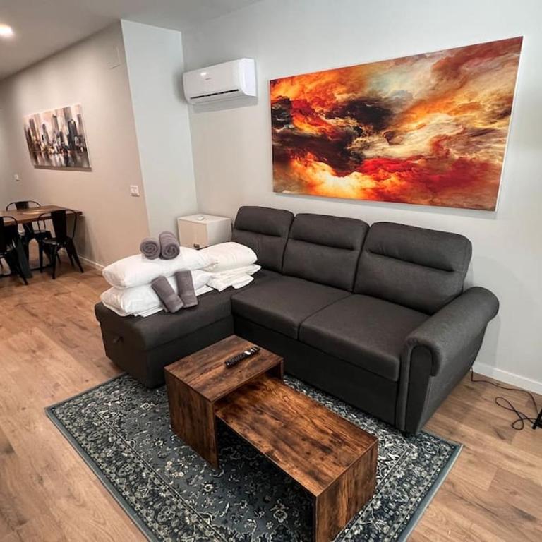 Artes y ciencias D with fast Wifi and terrace - Two-Bedroom Apartment - 18