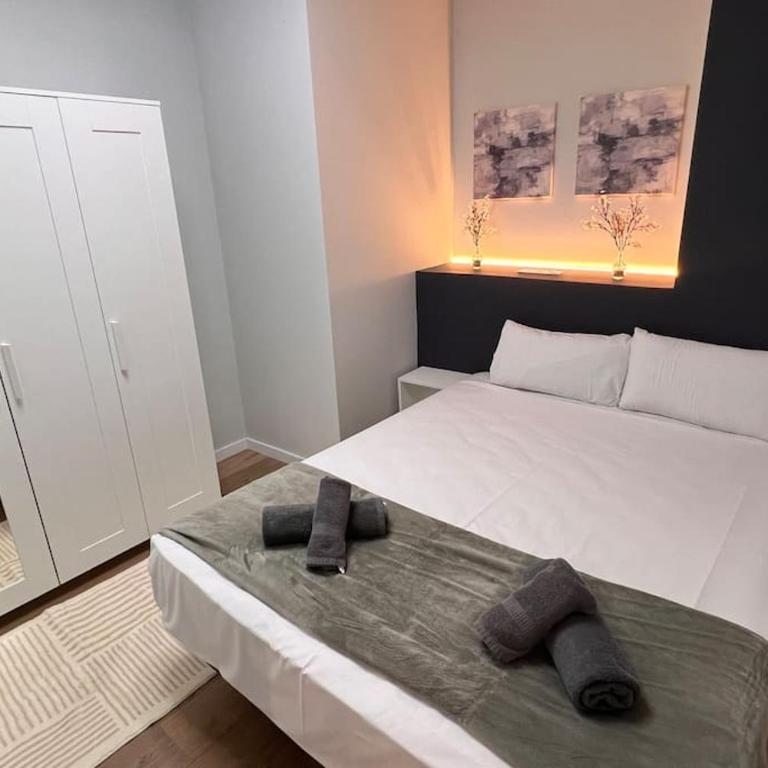 Las Artes y las Ciencias I - Two-Bedroom Apartment - 7