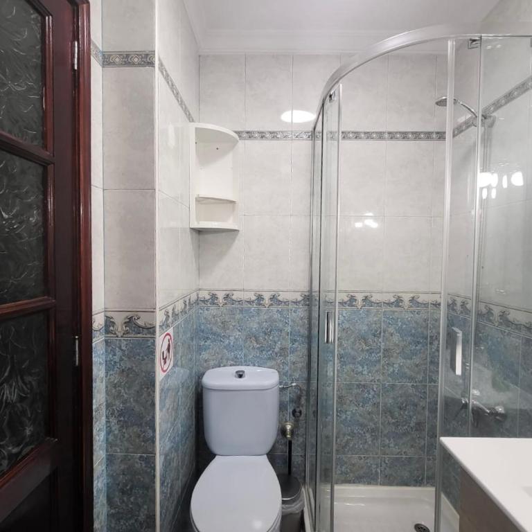 Affordable holiday accommodation for large families and groups at Las Canteras beach with 3 Bedrooms and Free Parking - Apartamento de 3 dormitorios - 15