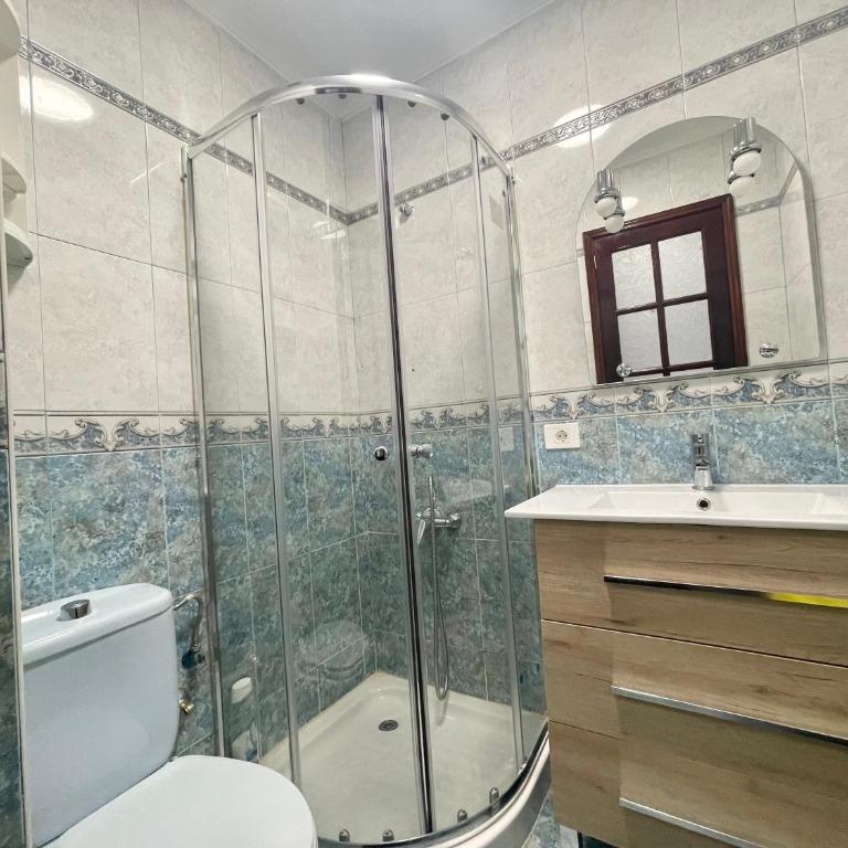 Affordable holiday accommodation for large families and groups at Las Canteras beach with 3 Bedrooms and Free Parking - Apartamento de 3 dormitorios - 34