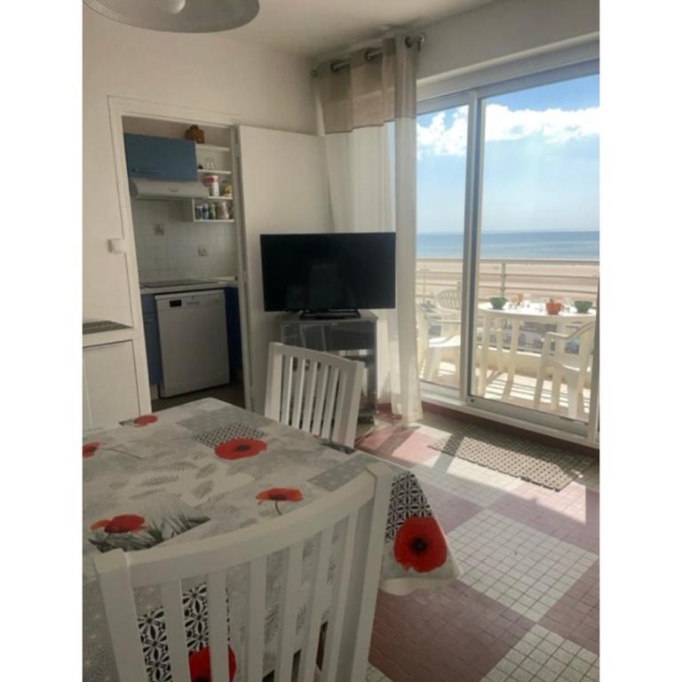 Appartement lumineux avec balcon face mer, idéal jusqu'à 5 personnes - FR-1-323-298 - Appartement - 6