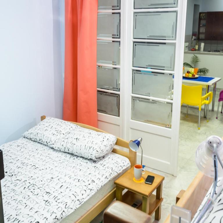 Hostel White Town - Porodična Soba sa Zajedničkim Kupatilom - 4