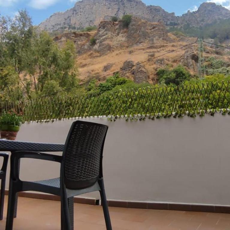 Alojamientos Puerta del Parque - Apartamento con vistas a las montañas - 2