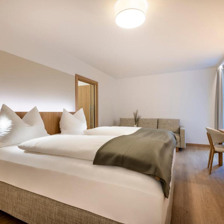 Hotel Hubertus - Deluxe Doppelzimmer mit Balkon - 7