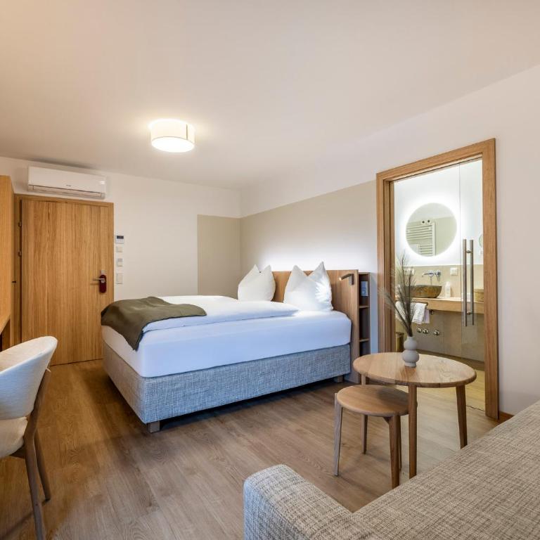 Hotel Hubertus - Deluxe Doppelzimmer mit Balkon - 5