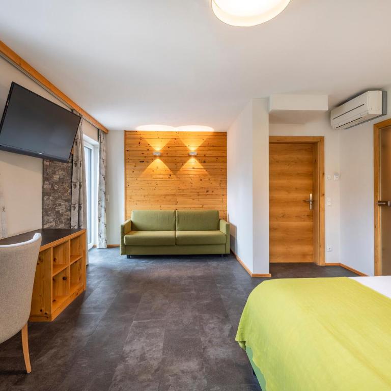 Hotel Hubertus - Familienzimmer mit Balkon - 1