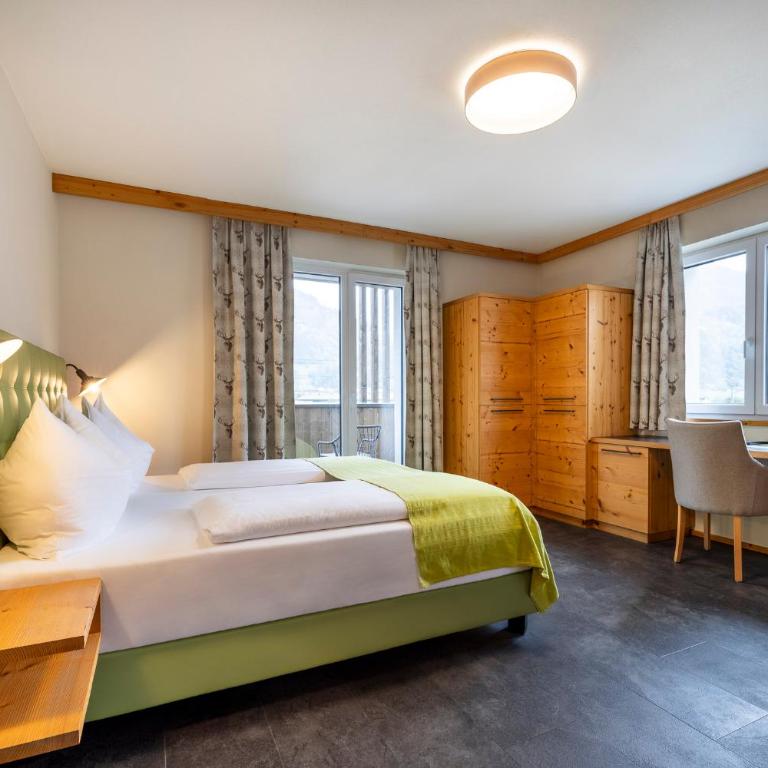 Hotel Hubertus - Familienzimmer mit Balkon - 3