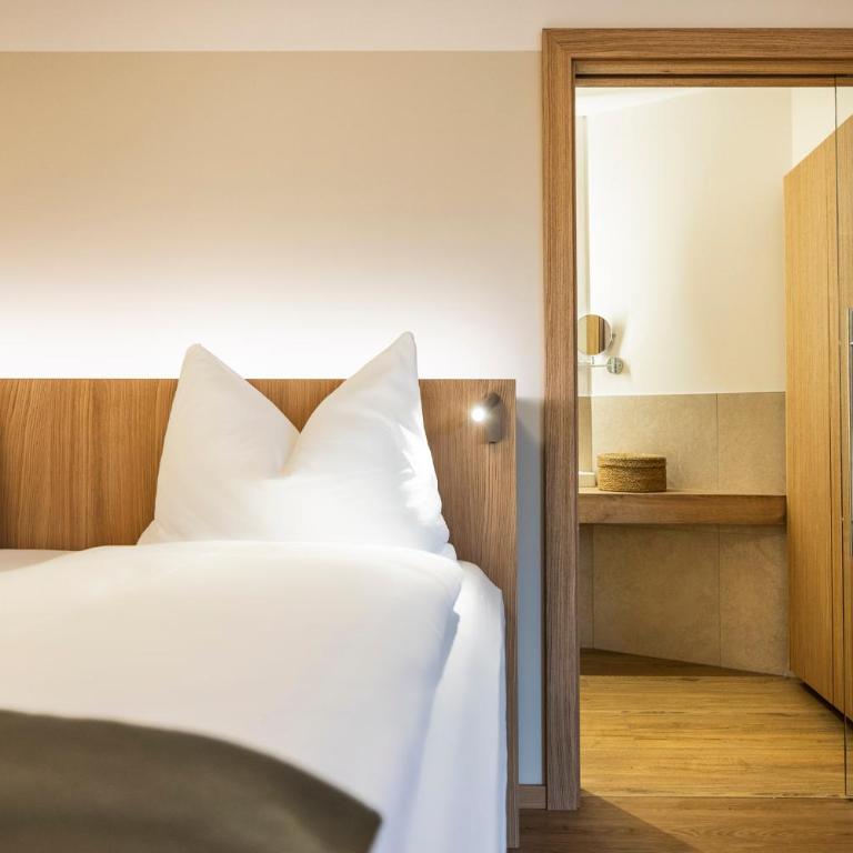 Hotel Hubertus - Deluxe Doppelzimmer mit Balkon - 16