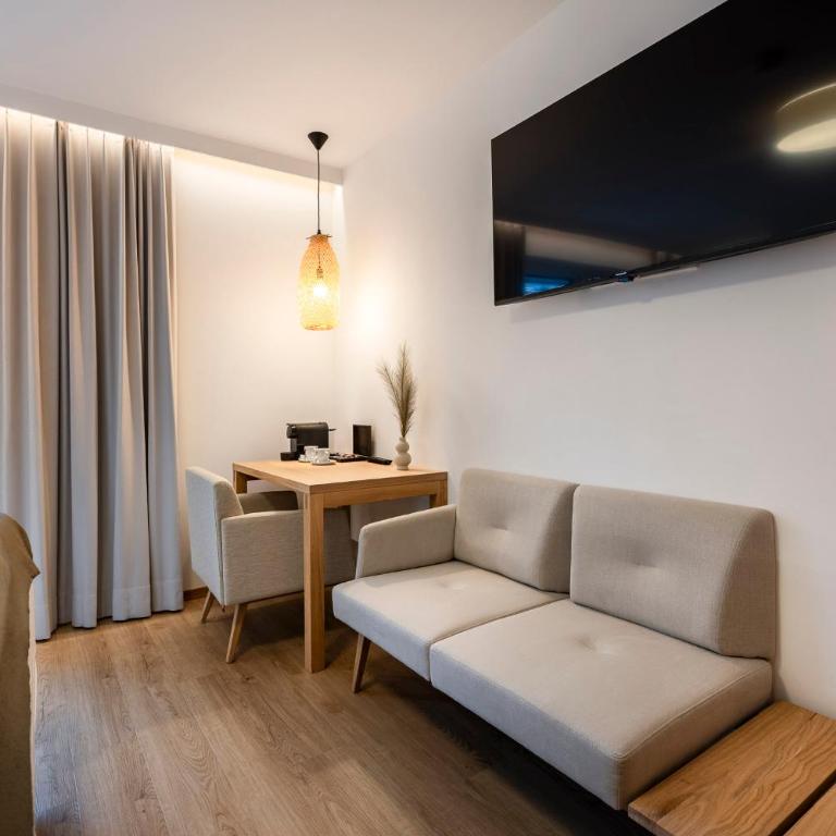 Hotel Hubertus - Deluxe Doppelzimmer mit Balkon - 14
