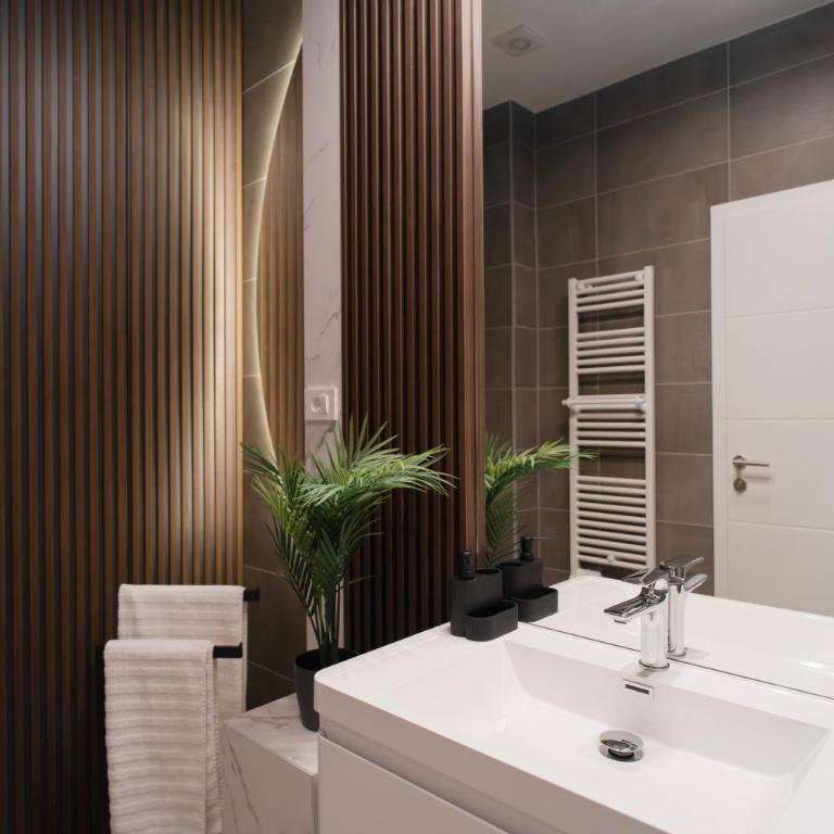 MoRent Apartments - Deluxe Apartment - 23