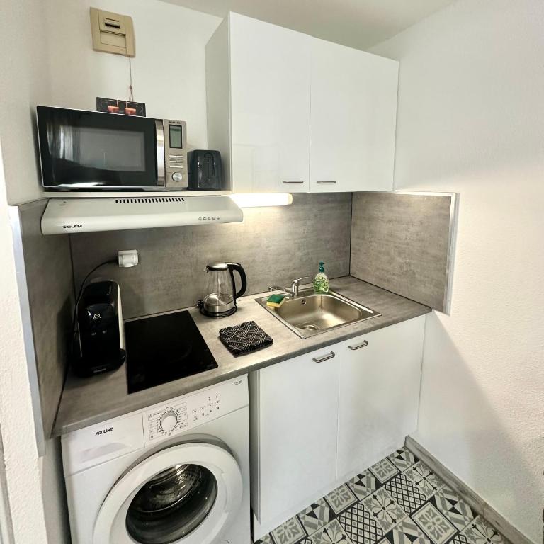 Studio Gare, Wi-Fi, Tram, Proche toutes commodités & 15 min des Plages - Apartment mit 1 Schlafzimmer - 3