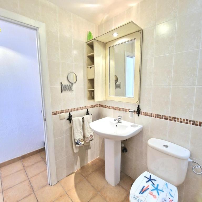 Casa Kody Corralejo - Three-Bedroom Vacation Home - 36