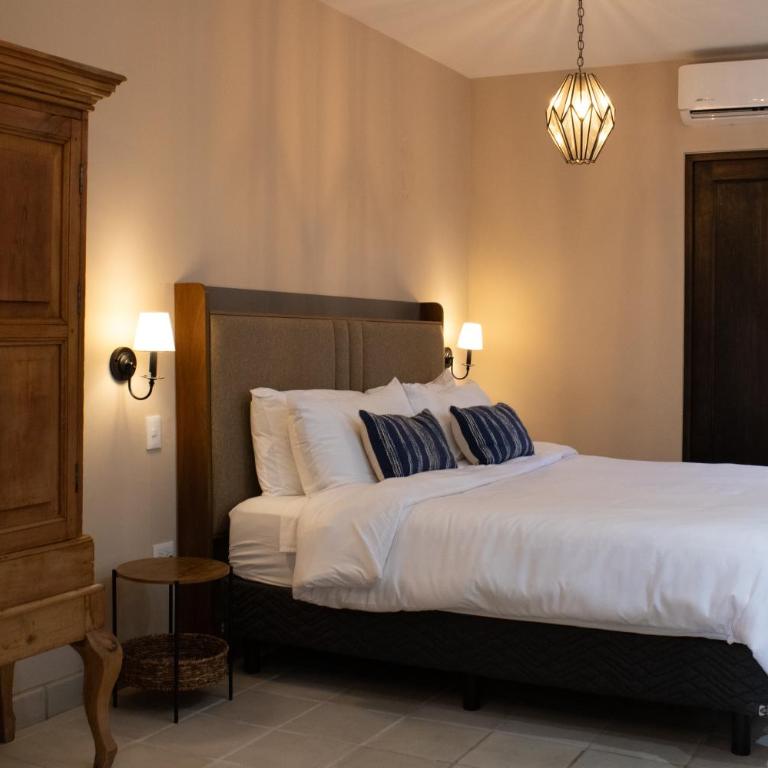 San Cayetano 2 with AC just a block away from the main square - One-Bedroom House - 24