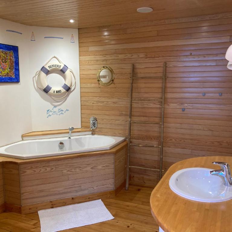 l'Echo des Glieres vue montagne centre village sauna & grill - Chalet - 24