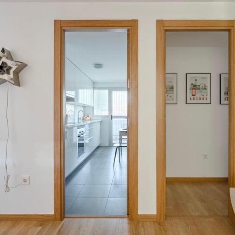 2 BEDROOMS NEXT TO THE BEACH&MIRAMAR SHOPPING CENTER-SWIMMING POOL-PARKINg - Two-Bedroom Apartment - 19