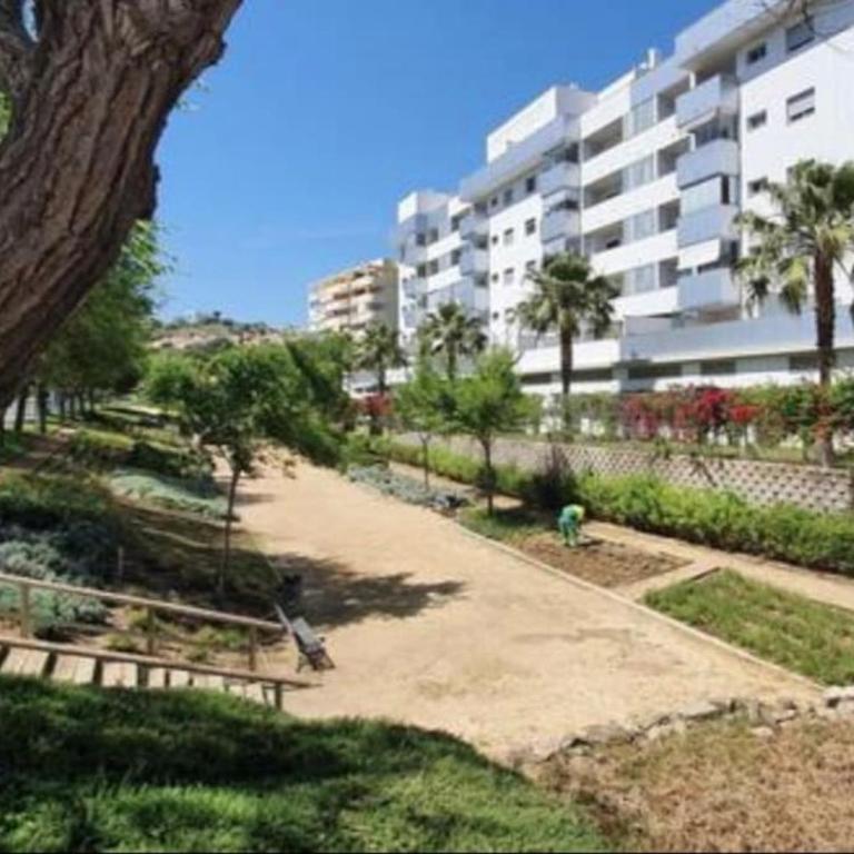 2 BEDROOMS NEXT TO THE BEACH&MIRAMAR SHOPPING CENTER-SWIMMING POOL-PARKINg - Two-Bedroom Apartment - 32